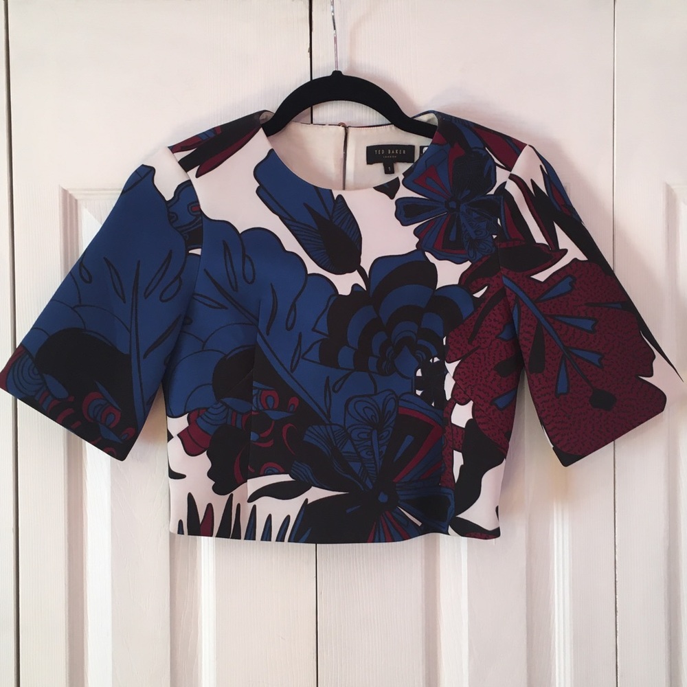 {TED BAKER London} Dawna Leaf Crop Top Sz Small